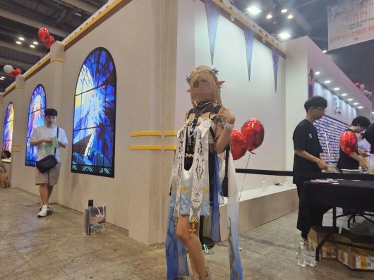 - 카르티시아도 자리를 빛냈다