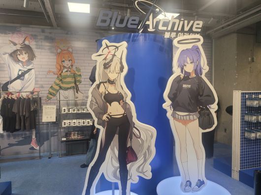 - 입구를 들어서면 바로 마코토와 유우카가 반겨준다.