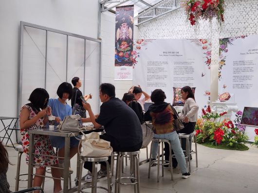 - 가족 단위 방문객들이 정말 많다