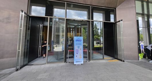 - 이제 들어가 볼까?