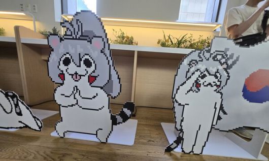 - 윾돌이도 유저들과 함께 했다