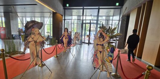 - 멍하니 보게 되는 캐릭터들