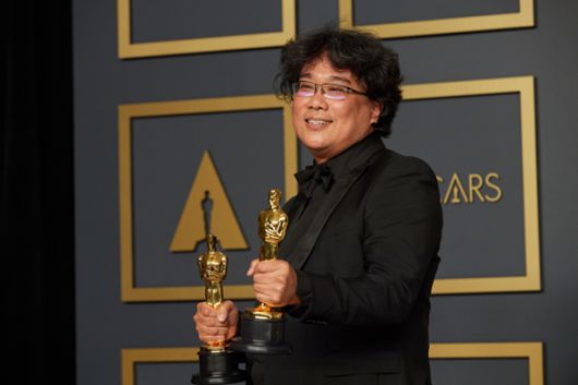 '기생충'으로 한국 영화 역사상 처음 아카데미상을 수상한 봉준호 감독