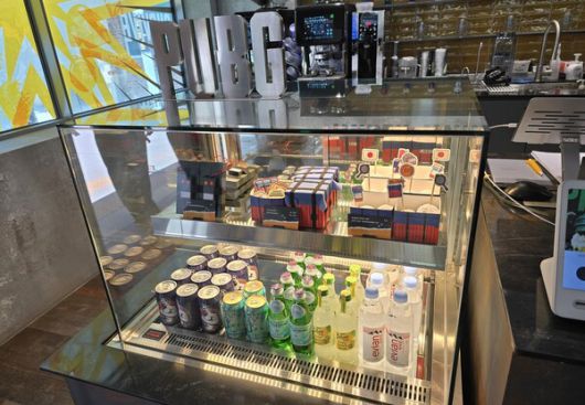 - 펍지 카페에서는 배틀그라운드 관련 메뉴를 주문 가능하다