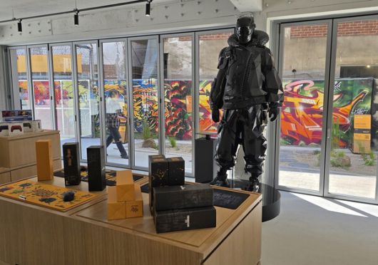 - 편집숍 형태인 루트 스토어