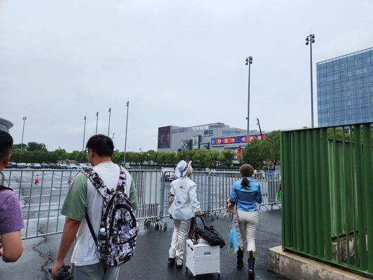 - 고온 다습한 날씨도 코스어들의 열정을 꺾진 못했다