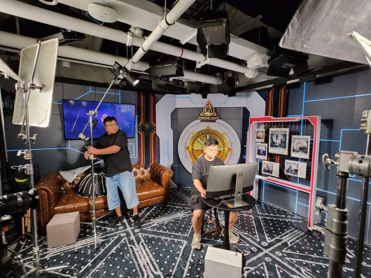 - 토치라이트 신규 시즌 프리뷰 방송을 준비 중이다