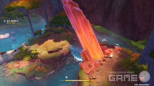 수정 아래 돌 무더기를 부수고, 진동 수정석을 파괴하면 길이 생긴다. 원신 5.0 나타 산룡 플레이 /게임와이 촬영