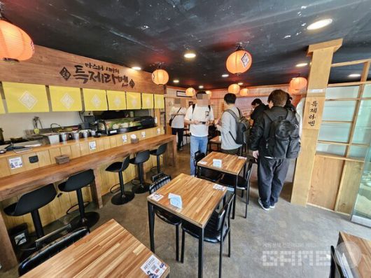 일반적으로 생각하는 일식, 라멘집과 비슷한 구조를 가지고 있다 / 게임와이 촬영