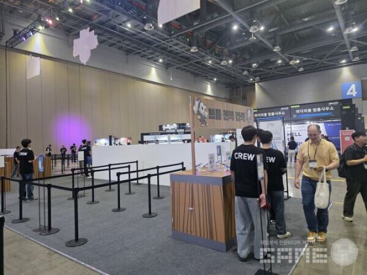 브롤 전적 검색에는 신형 갤럭시S 25엣지가 사용된다.