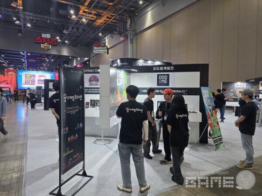 저 멀리 브롤스타즈 부스가 보인다.