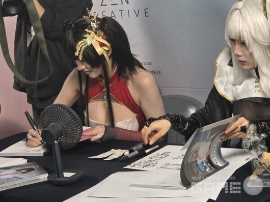 플레이엑스포 알지코스 사인회 /게임와이 촬영