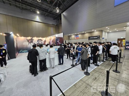 오전 10시, 시작하자마자 이터널 리턴 부스에는 정말 많은 이용자가 방문했다 / 게임와이 촬영