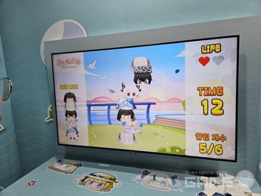 이전 행사들처럼 오락기로 플레이하는 게임도 있었다 / 게임와이 촬영