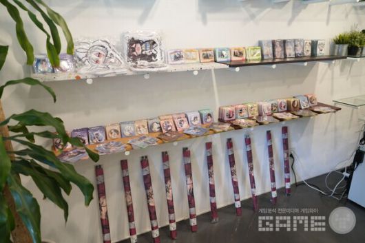 7주년을 기념하는만큼 다양한 굿즈가 준비되어 있었다 / 게임와이 촬영