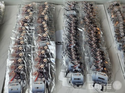 기본적인 캐릭터 아크릴 스탠드부터 시작해 / 게임와이 촬영