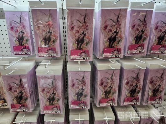 방문한 이용자들의 바구니에 꼭 들어있던 바니걸 키메라 아크릴 스탠드 / 게임와이 촬영