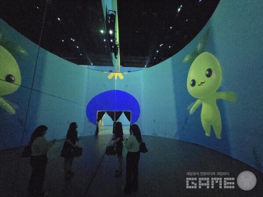 로스트아크 미디어아트 전시회 '빛의 여정' 현장 / 게임와이 촬영