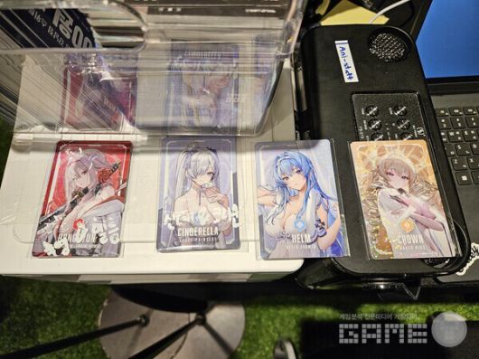 룰렛을 돌리면 해당 캐릭터들의 포토 카드도 획득할 수 있다 / 게임와이 촬영