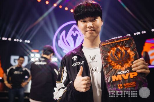 2025 MSI 결승전 MVP를 수상한 미드 라이너 ‘쵸비’ 정지훈