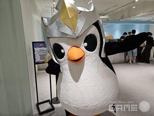 TFT의 대표 마스코트라 볼 수 있는 펭구와 한장 / 게임와이 촬영