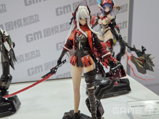 퍼니싱 그레이 레이븐의 피규어도 전시되어 있다 / 게임와이 촬영