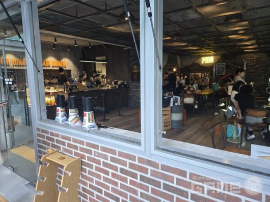 펍지 성수, 지드래곤 컬래버 팝업 현장 / 게임와이 촬영