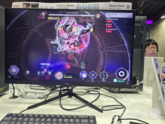 스마일게이트 부스 '미래시' 시연 현장 / 게임와이 촬영