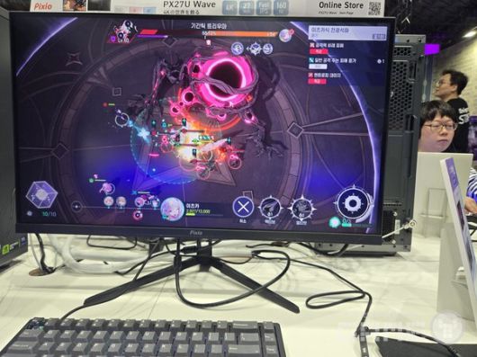 스마일게이트 부스 '미래시' 시연 현장 / 게임와이 촬영