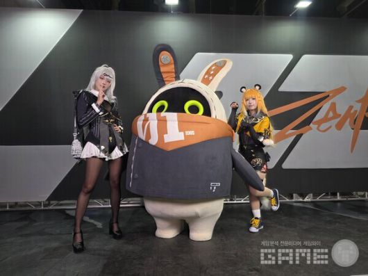 전시장 초입부터 세대 교체를 상징? 호요랜드 2025 젠레스존제로 이벤트 부스. /게임와이 촬영