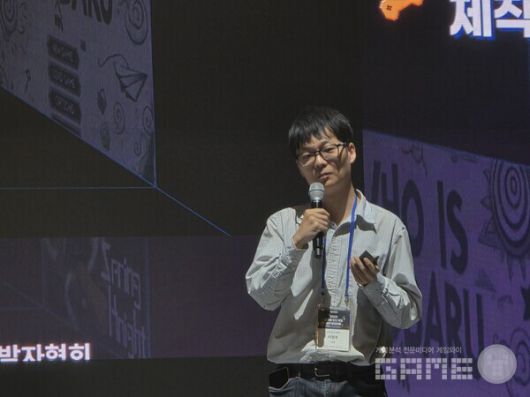 2023년 제작 일반부 동상을 수상한 스티커 소프트의 이정우 대표의 실전 노하우 공개. GIGDC 2025 /게임와이 촬영