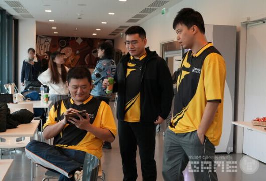 ‘SWC2025’ 월드 파이널 프로필 촬영 대기 중인 선수들 /컴투스