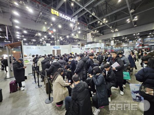 눈 깜짝할  새에 생긴 하오플레이 부스의 대기열 / 게임와이 촬영