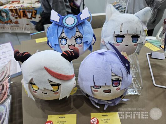 수상할 정도로 매 행사마다 품절이 빠르게 나는 벽람항로 굿즈 / 게임와이 촬영