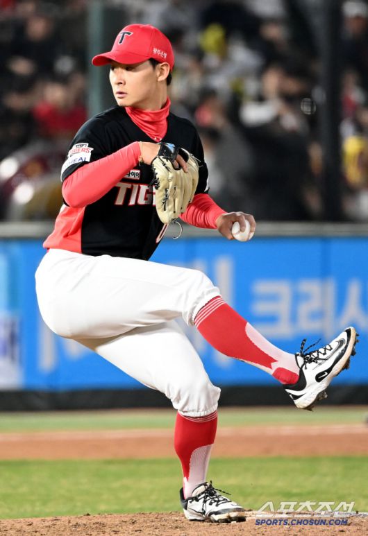 8일 부산 사직야구장에서 열린 KIA와 롯데의 경기, KIA 곽도규가 역투하고 있다. 부산=허상욱 기자wook@sportschosun.com/2025.04.08/