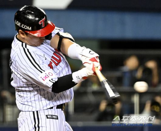 16일 잠실야구장에서 열린 삼성과 LG의 경기, 5회말 1사 1,2루 LG 박동원이 3점홈런을 치고 있다. 잠실=허상욱 기자wook@sportschosun.com/2025.04.16/