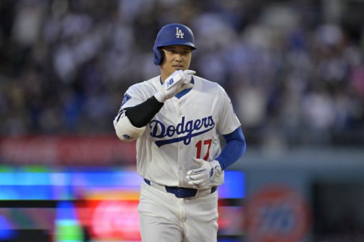 오타니가 1회말 솔로홈런을 날린 뒤 베이스를 돌고 있다. Imagn Images연합뉴스