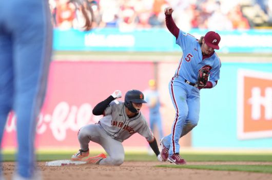 이정후가 9회초 대타로 들어가 내야안타를 친 뒤  후속 크리스티안 코스의 내야땅볼 때 2루에서 포스아웃돼 경기가 종료되고 있다. Imagn Images연합뉴스