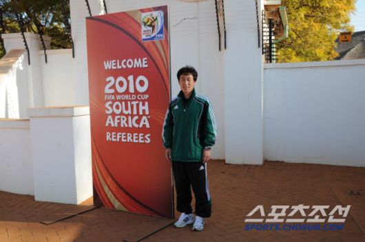 2010년 남아공월드컵에 참가했던 정해상 부심. 스포츠조선DB