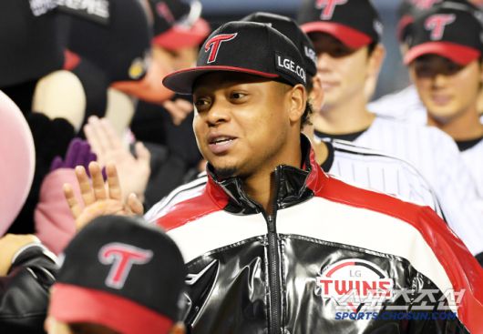 15일 잠실구장에서 열린 LG 트윈스와 삼성 라이온즈의 경기. 승리한 LG 에르난데스가 기뻐하고 있다. 잠실=박재만 기자 pjm@sportschosun.com/2025.04.15/