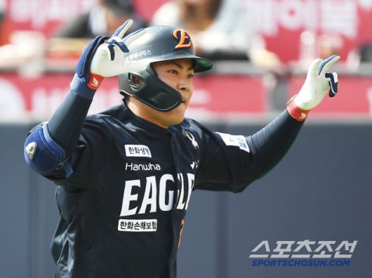 23일 수원 KT위즈파크에서 열린 한화-KT전. 3회초 무사 한화 임종찬이 솔로포를 친 후 환호하고 있다. 수원=정재근 기자 cjg@sportschosun.com/2025..3.23/