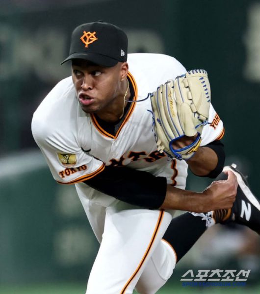 요미우리 마무리 마르티네스는 23일 주니치전 9회 등판해 1이닝을 무실점으로 봉쇄, 팀 승리를 지켰다. 사진캡처=요미우리 자이언츠 SNS