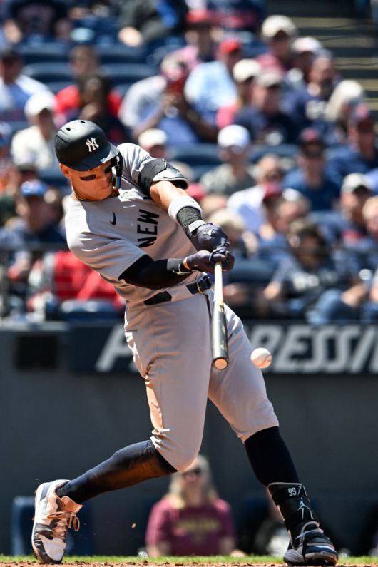 애런 저지가 2회초 안타를 날리고 있다. AFP연합뉴스