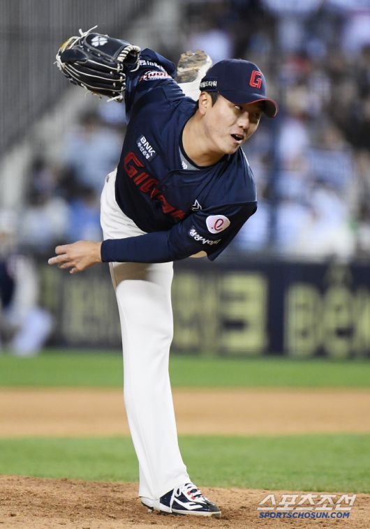 25일 서울 잠실구장에서 열린 롯데-두산전. 7회말 정현수가 투구하고 있다. 잠실=정재근 기자 cjg@sportschosun.com/2025.4.25/