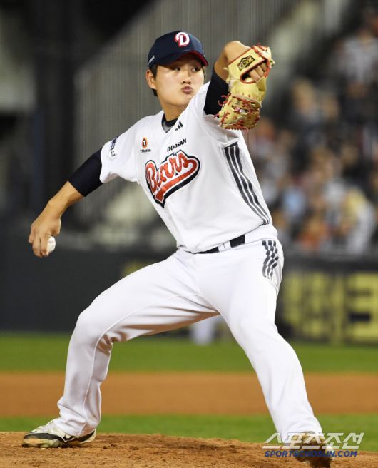 8일 잠실구장에서 열린 두산 베어스와 한화 이글스의 경기. 두산 김택연이 역투하고 있다. 잠실=박재만 기자 pjm@sportschosun.com/2025.04.08/