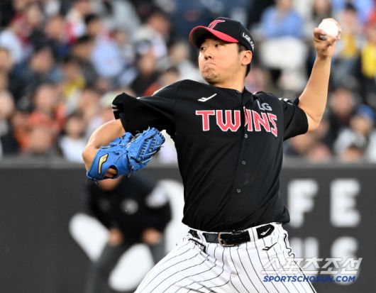 29일 대전한화생명볼파크에서 열린 LG와 한화의 경기, LG 선발투수 송승기가 역투하고 있다. 대전=허상욱 기자wook@sportschosun.com/2025.04.29/