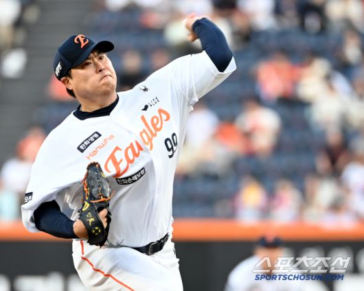 30일 대전한화생명볼파크에서 열린 LG와 한화의 경기, 한화 선발투수 류현진이 역투하고 있다. 대전=허상욱 기자wook@sportschosun.comm/2025.04.30/