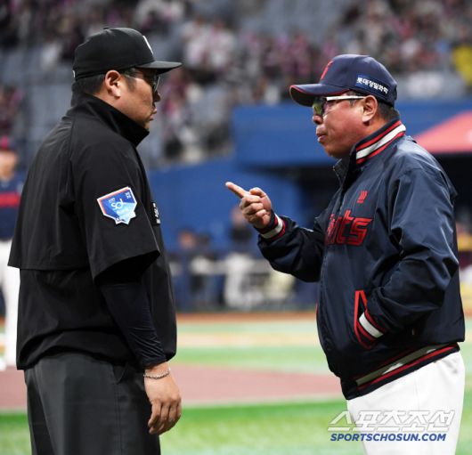 좌타자 스윙을 정확히 볼 수 있었던 김태형 감독까지 나와 어필했지만 번복은 없었다.