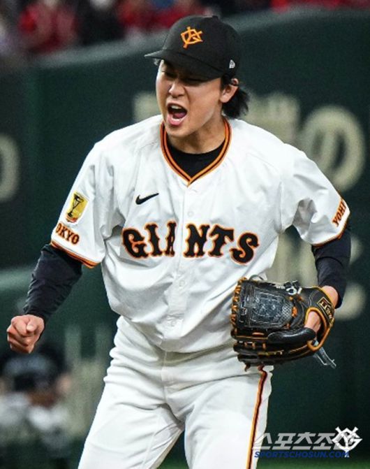 야마사키는 7회 1사 1,2루 위기에서 두 타자를 연속 헛스윙 삼진으로 돌려세웠다. 사진캡처=요미우리 자이언츠 SNS