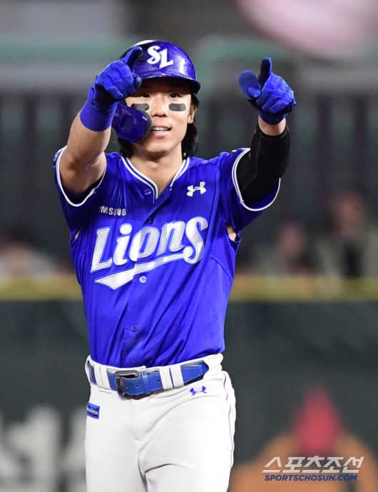 29일 인천 SSG랜더스필드에서 열린 KBO리그 SSG와 삼성의 경기. 8회초 선두타자 2루타를 날린 삼성 김성윤. 인천=송정헌 기자songs@sportschosun.com/2025.04.29/